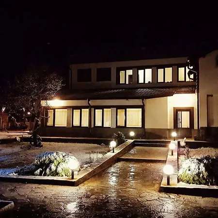 Affittacamere къща за гости луксия Sukhache
