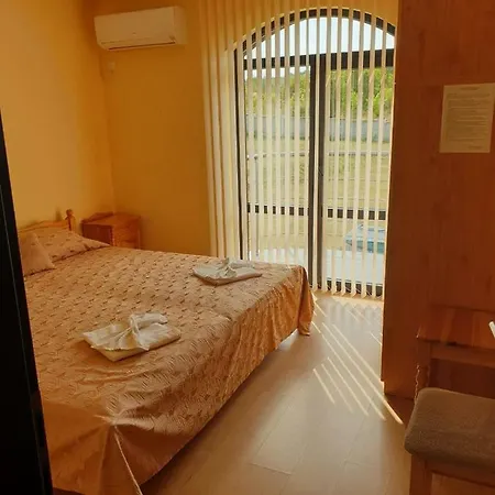 луксия Pensionat 3*